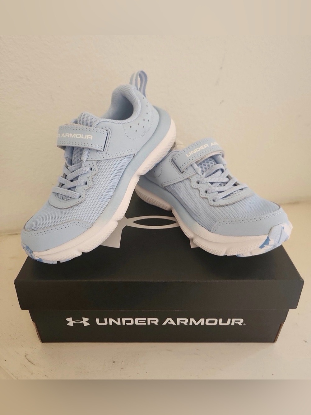 NIB Under Armour Kids Light Blue Velcro Athletic Sneakers